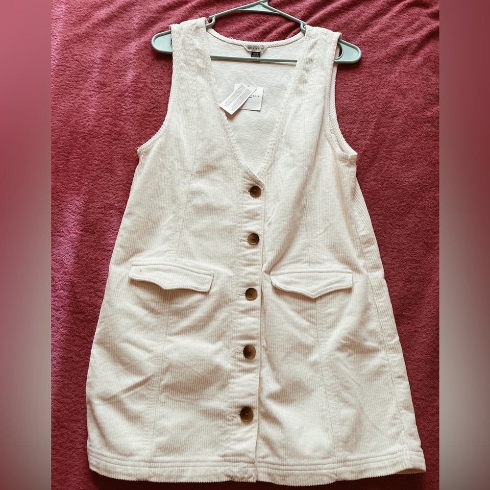 Cute fall dress and brand new!🍂